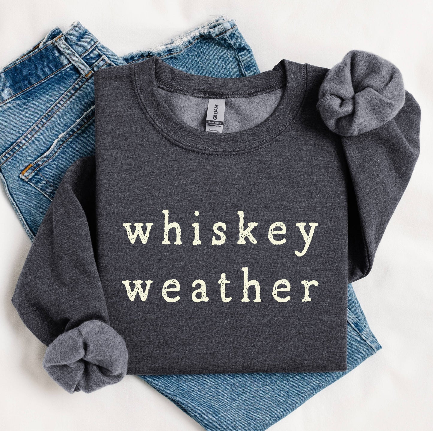 Mugsby - Sweatshirt Fall Graphic Cozy Whiskey Weather Pullover