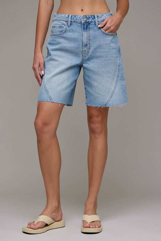 Hidden Jeans - Medium Wash 8" Inseam Baggy Shorts