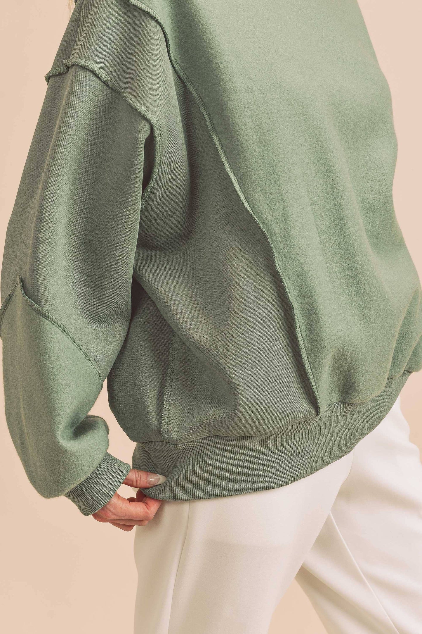 AEMI + CO - 916BK Ellia Sweatshirt 1