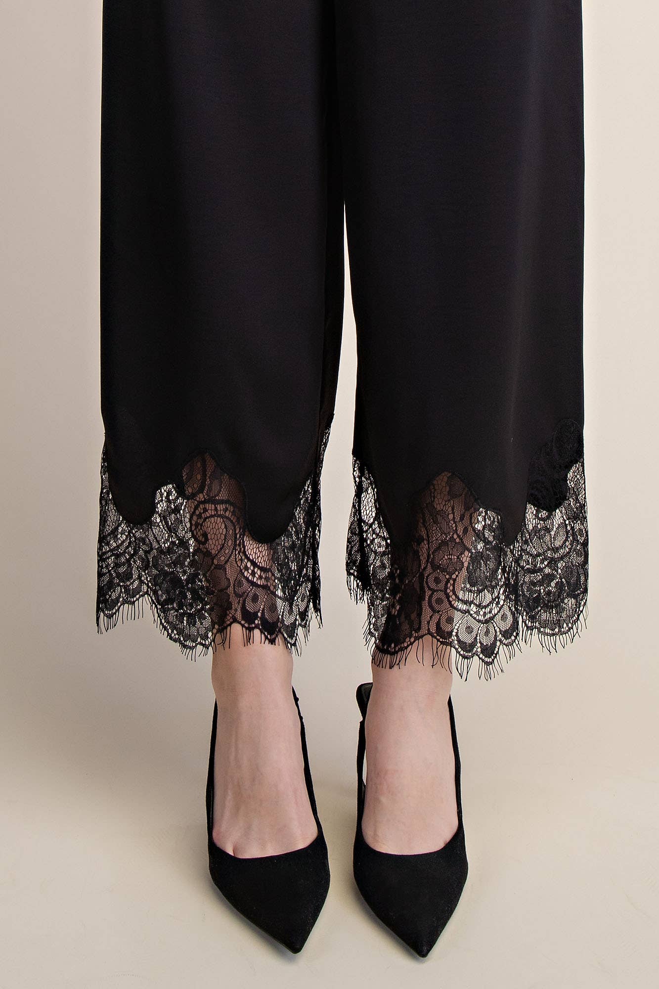 Glam - Mid Rise Cropped Lace Trim Pants