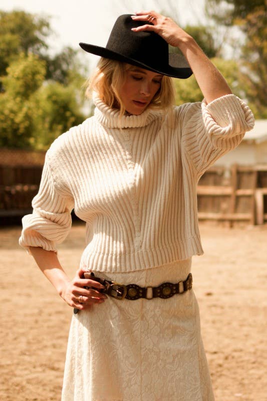 SKIES ARE BLUE - Textured Turtle Neck Sweater