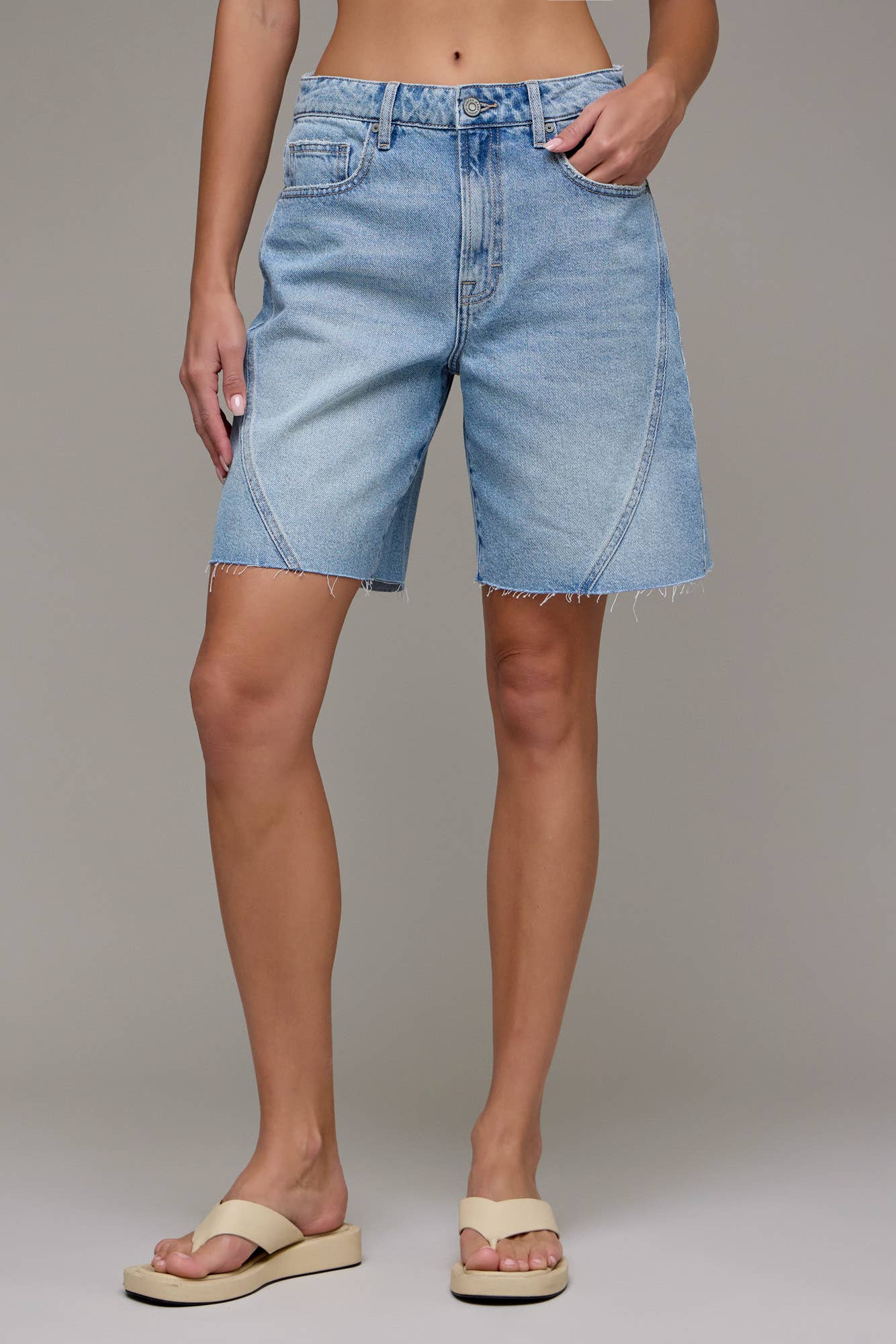 Hidden Jeans - Medium Wash 8" Inseam Baggy Shorts