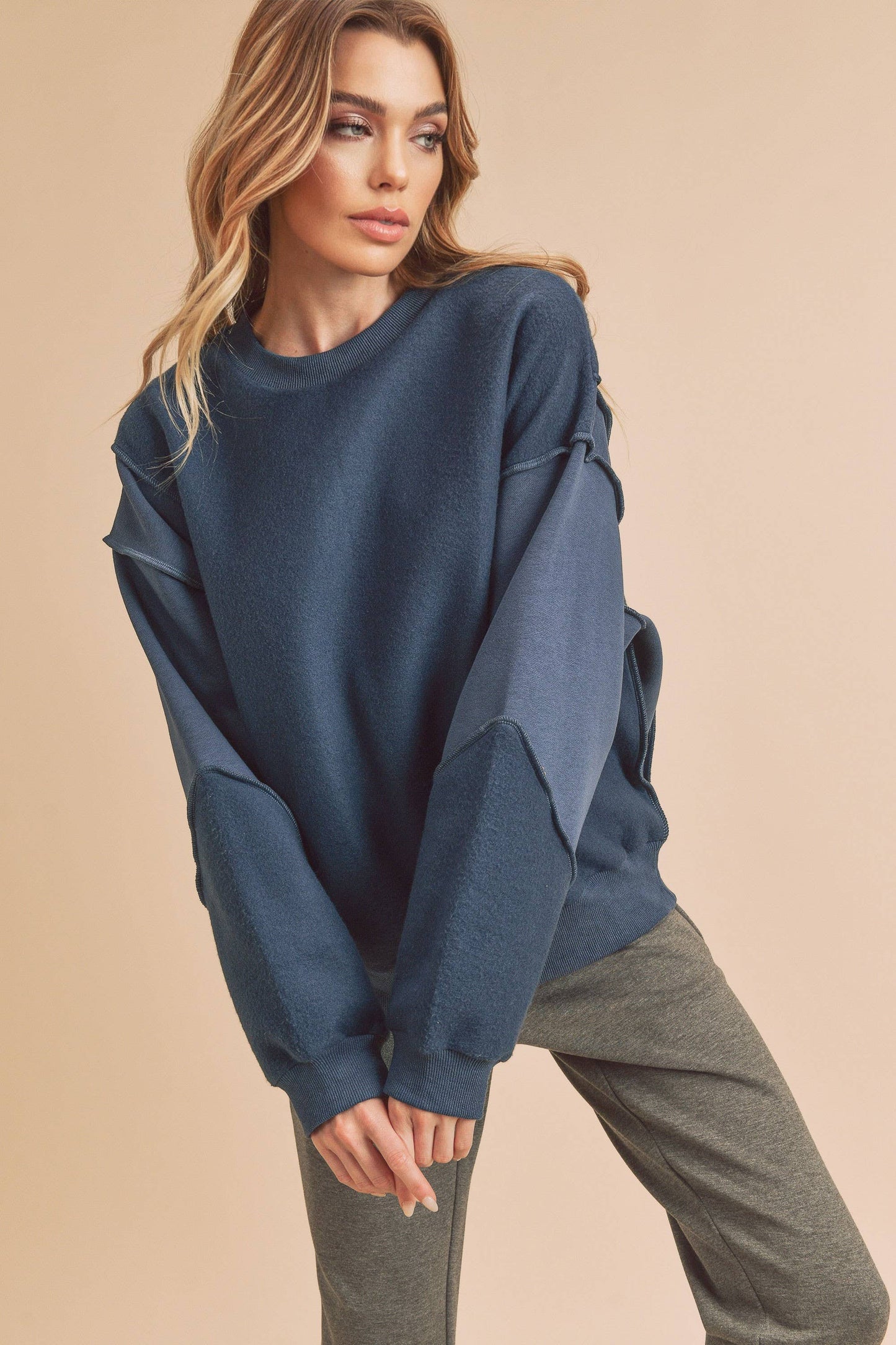 AEMI + CO - 916BK Ellia Sweatshirt 1